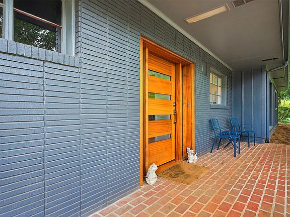 5th image of 219 Avondale Ave