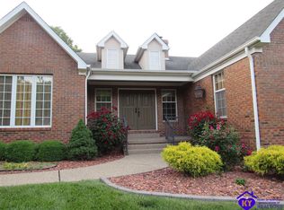 708 Foxfire Rd, Elizabethtown, KY 42701