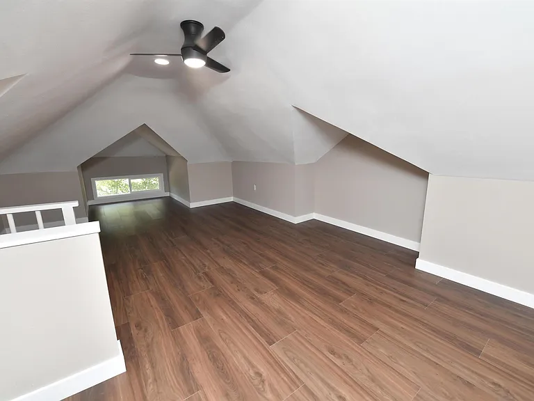 1027 N University St — Photo 54