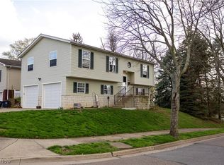 1882 Daniels Ave, Akron, OH 44312