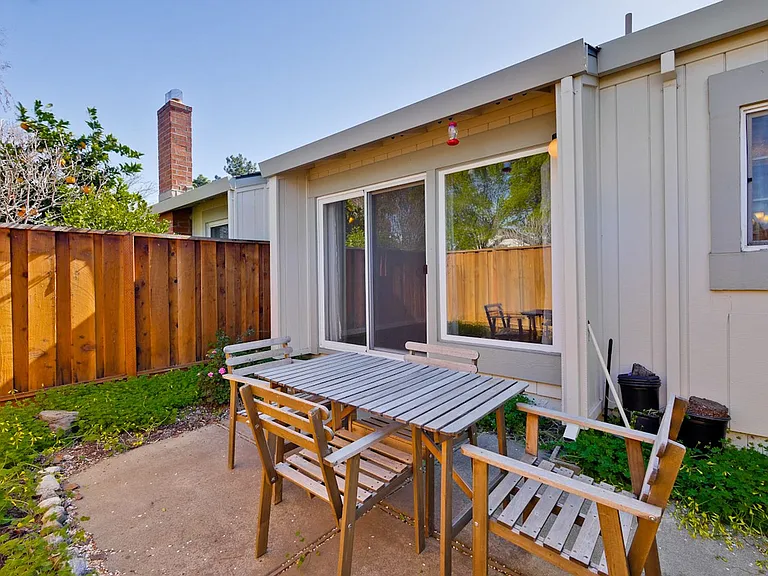 10995 Northseal Sq — Photo 47