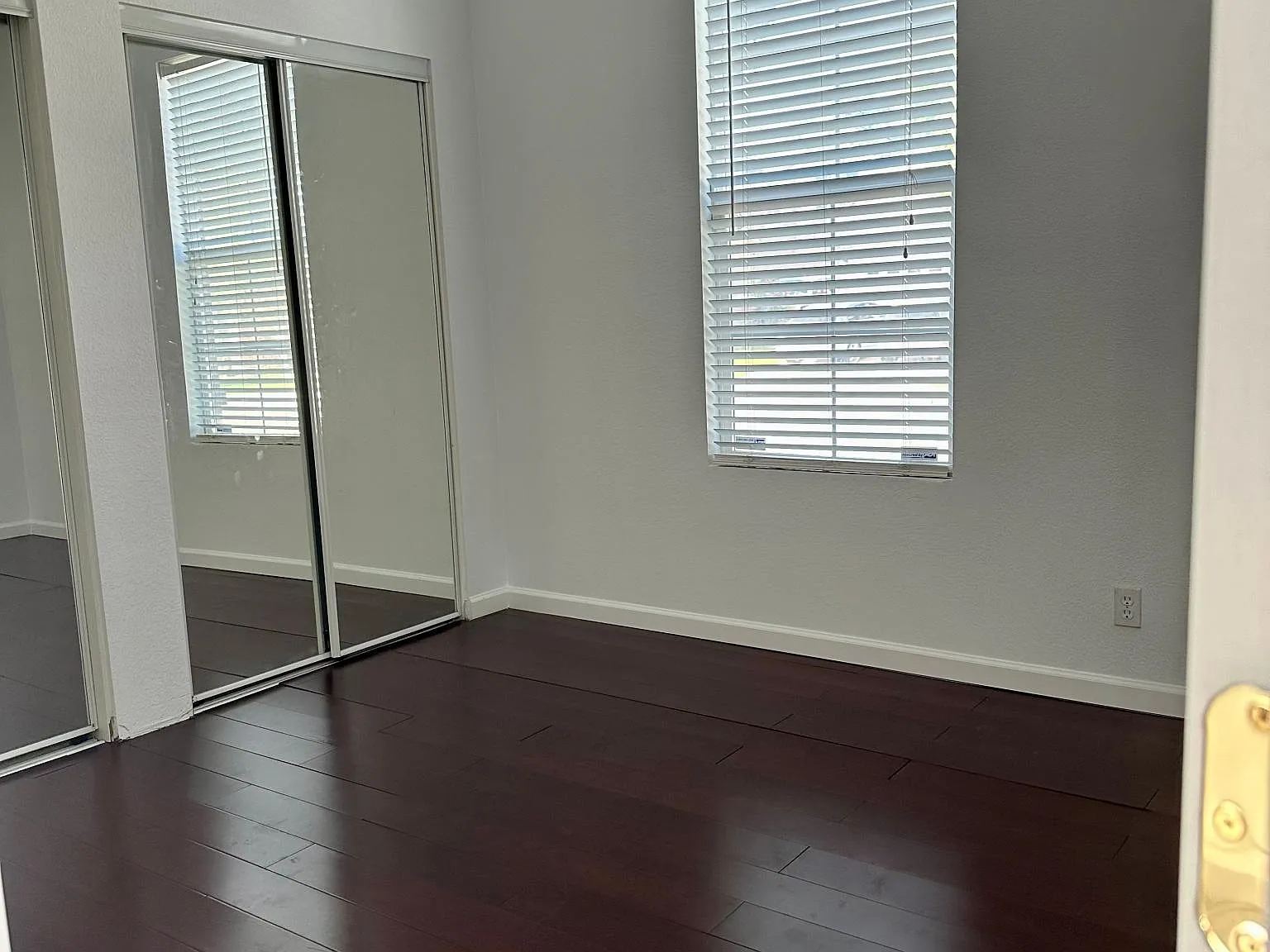 4 bed, 2516 sqft, $3,700 — Photo 2