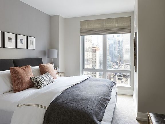 4th image of 555 10th Ave APT 26I