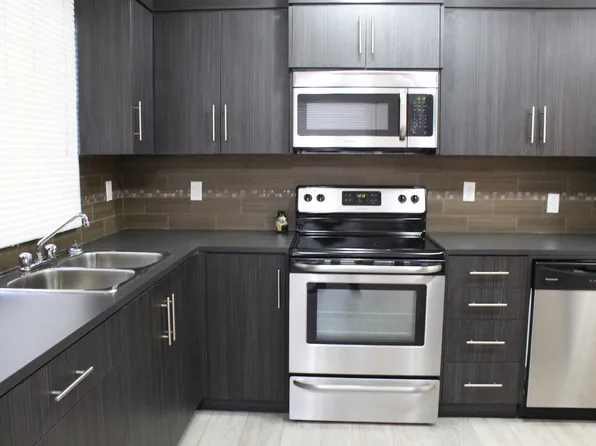 520 5th St NE, Calgary, AB T2E 3W6