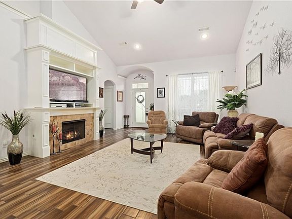 4th image of 1140 Cannon Dr