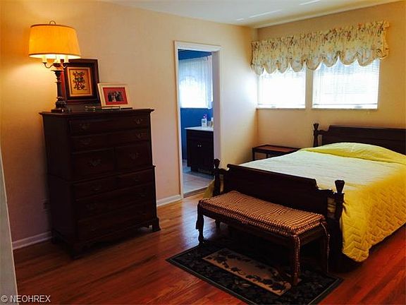 2nd image of 36300 Kenwyn Pl