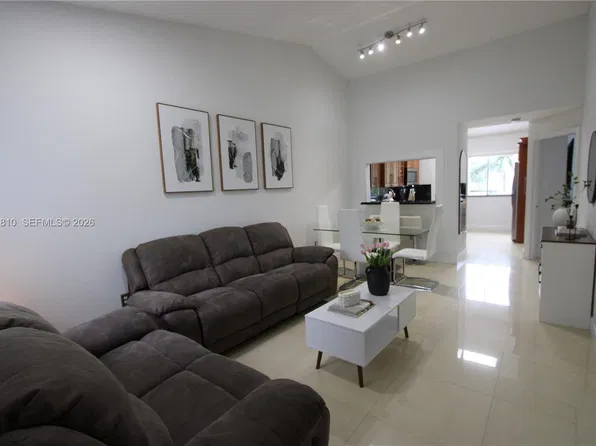 7015 NW 173rd Dr APT 208, Hialeah, FL 33015