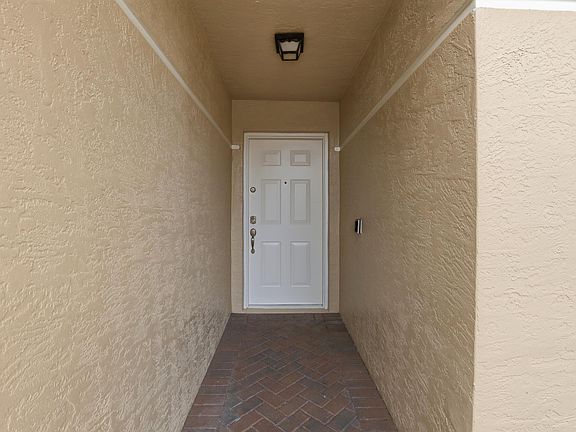 5th image of 9363 Bridgeport Dr