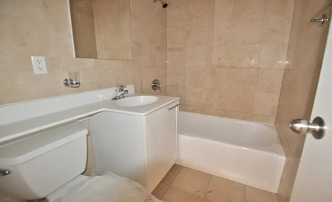 Rented by Manhattan Realty Group | media 10