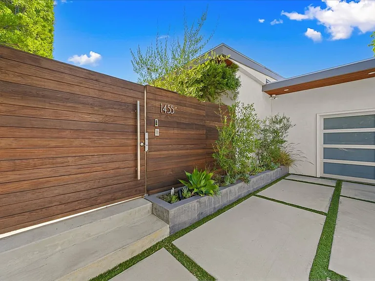 1455 S Castello Ave — Photo 36