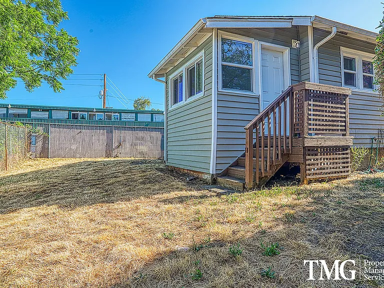 2500 Harney St — Photo 23