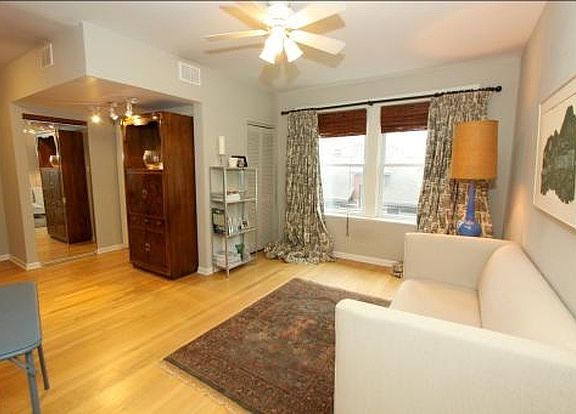 2nd image of 4240 N Clarendon Ave