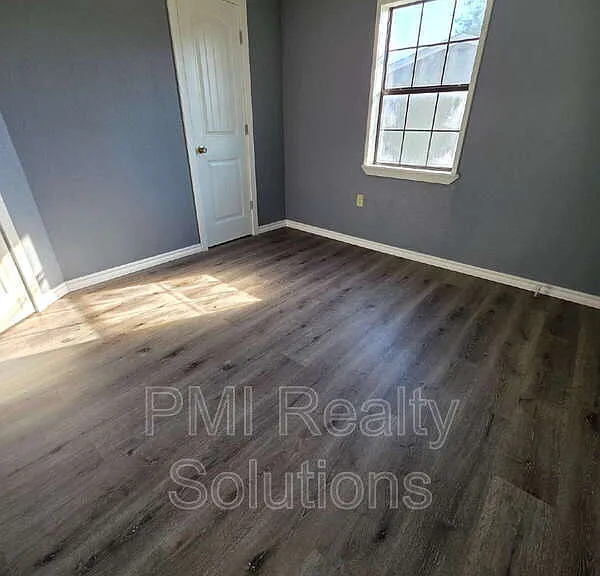 12 1st St NE — Photo 13