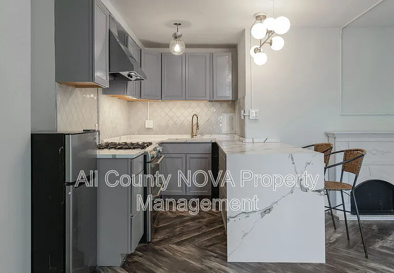 922 24th St NW #321 — Photo 14