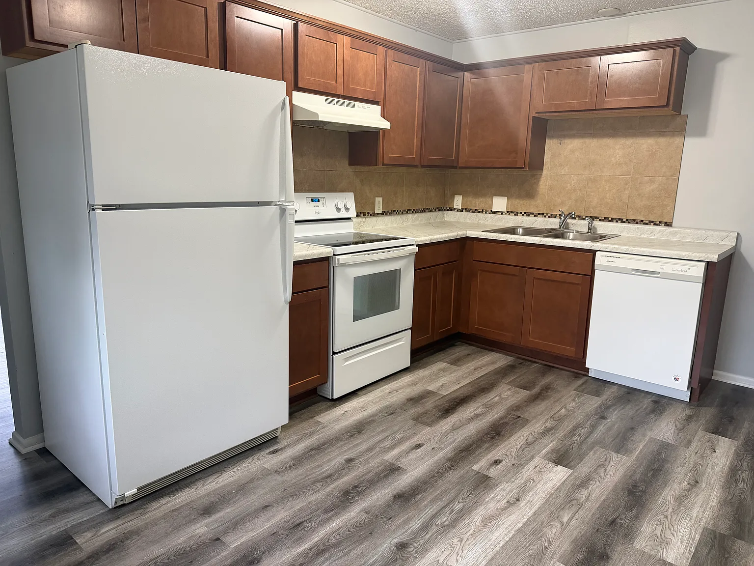 3 bed, 1131 sqft, $1,995 — Photo 1