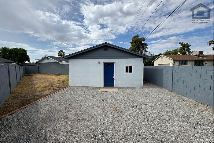 1st image of 232 W Gail Dr #2