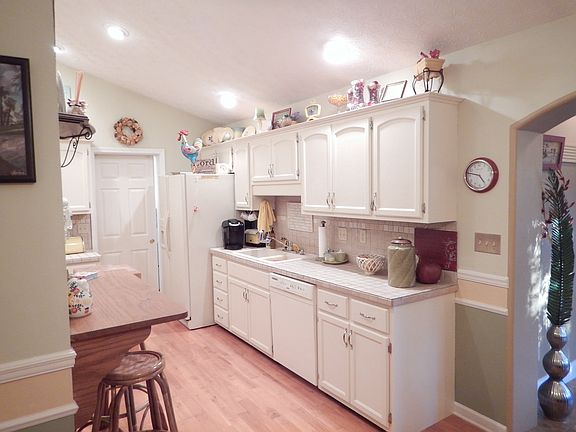 3rd image of 459 Timbercreek Dr