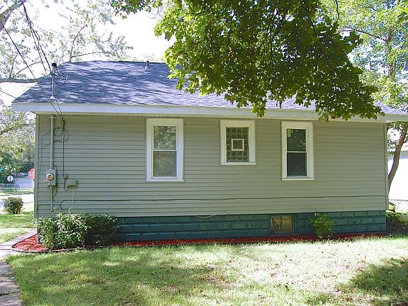4th image of 1195 Ogden Ave