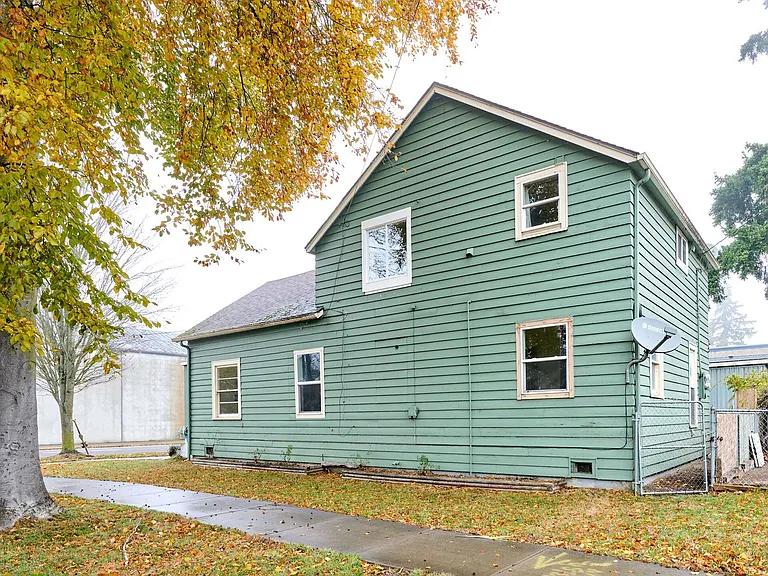 1204 Commercial St NE — Photo 25
