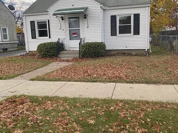 82 Waldorf St, Springfield, MA 01109