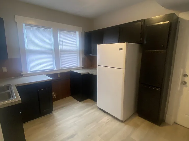 649 Parker Ave #2 — Photo 9