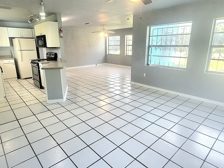 3306 Avenue Q — Photo 8