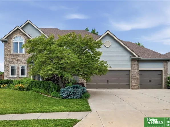 8564 S 101st St, La Vista, NE 68128