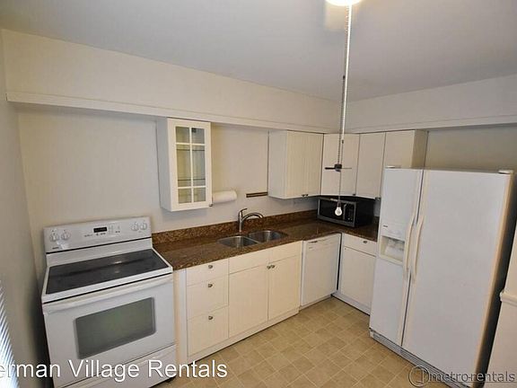 3rd image of 37 E Blenkner St