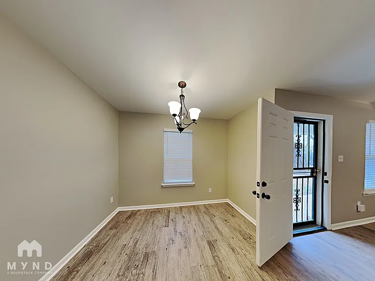 3385 Reynard Rd — Photo 7