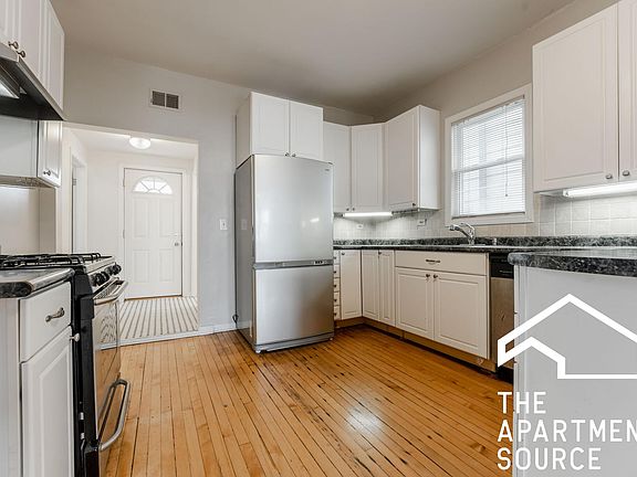 3rd image of 2437 W Moffat St #6b6jf14sd