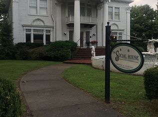 311 W Main St, Carmi, IL 62821