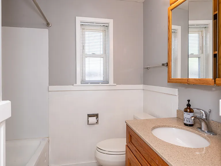 1451 Pershing Blvd — Photo 8