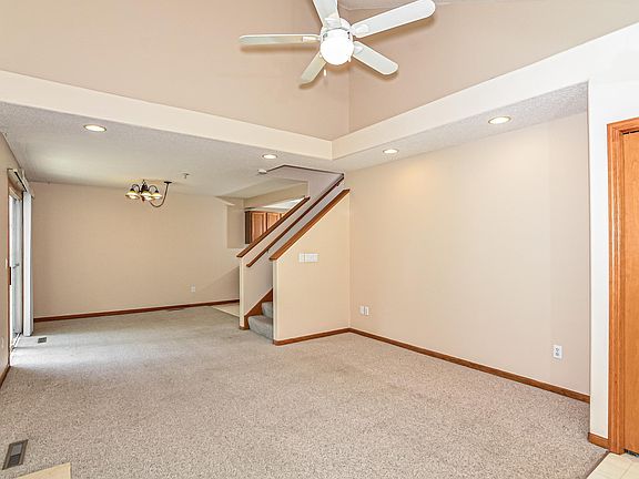 4th image of 2795 Ranchview Ln N Unit 12