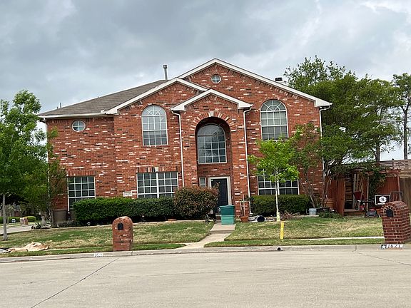 3rd image of 1625 Castle Rock Ct