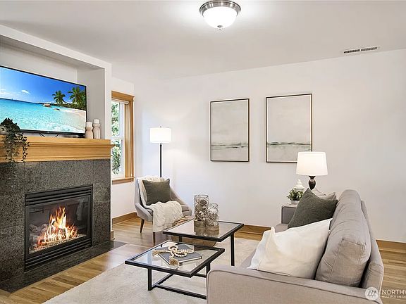 2nd Floor - Living Area