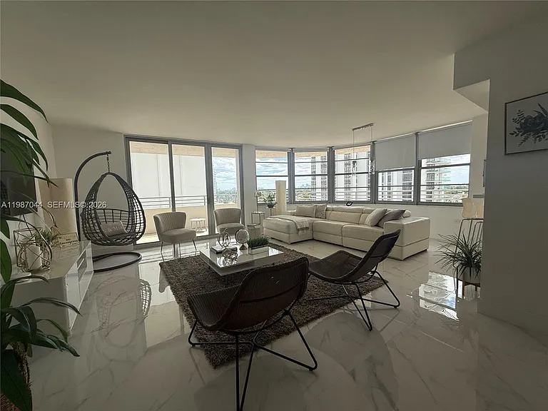 5555 Collins Ave #8R — Photo 6