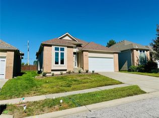 1912 Carter Ct, Liberty, MO 64068