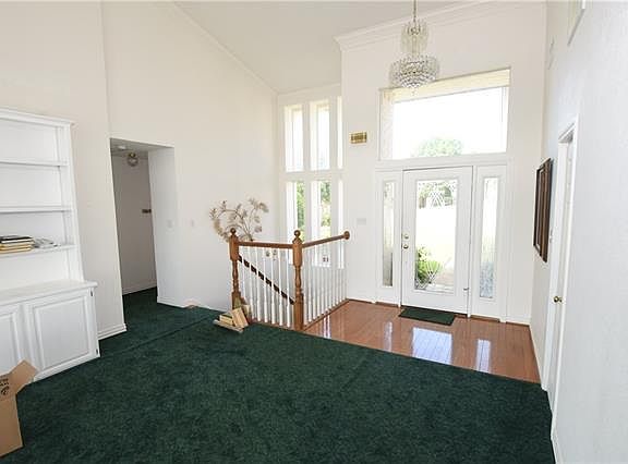 3rd image of 4305 Crescent Dr
