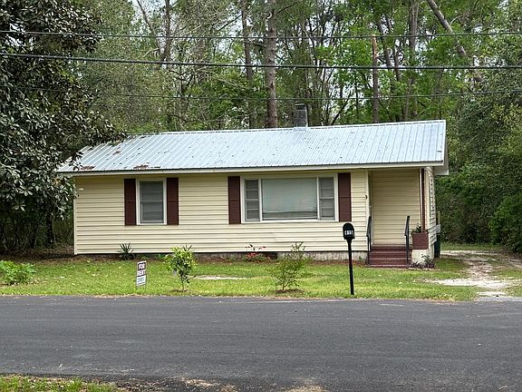 3rd image of 415 Canna Dr