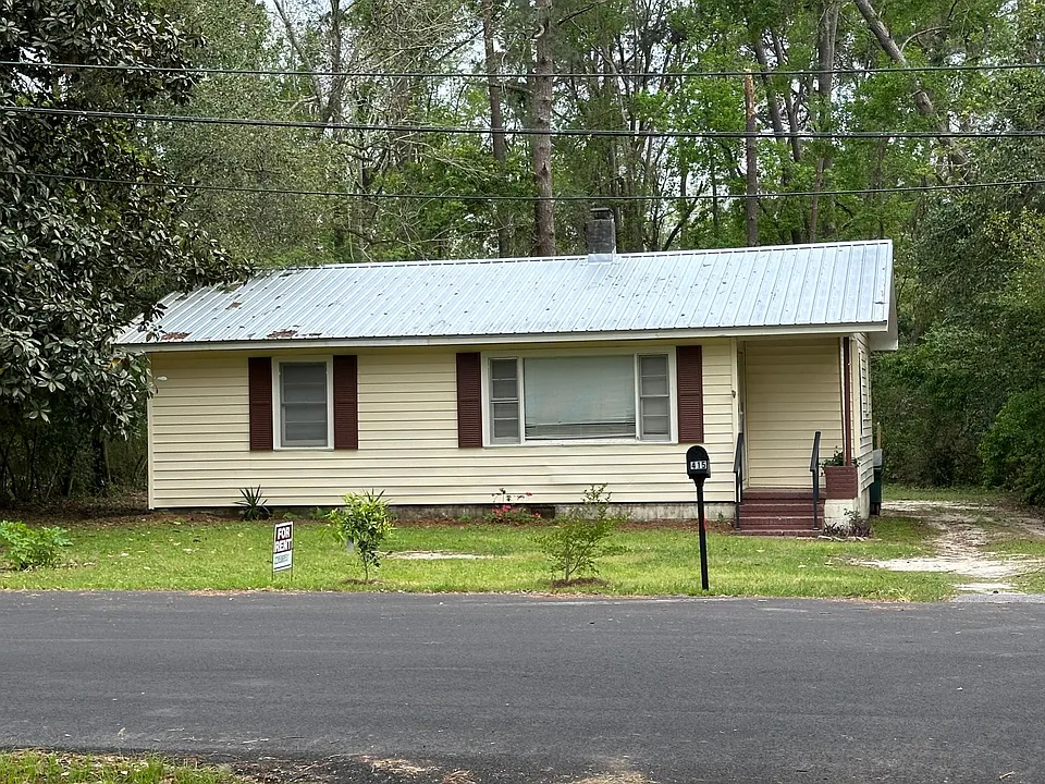 415 Canna Dr