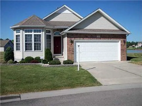 27 Cardinal Ln, North Tonawanda, NY 14120