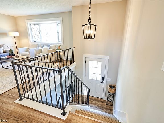 4th image of 1661 Devonshire Dr