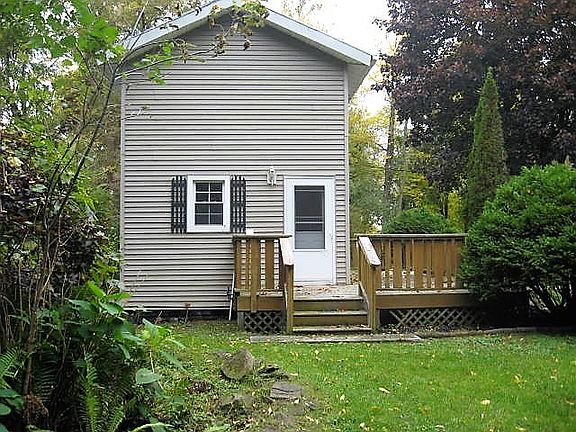3rd image of 131 Proctor Ave