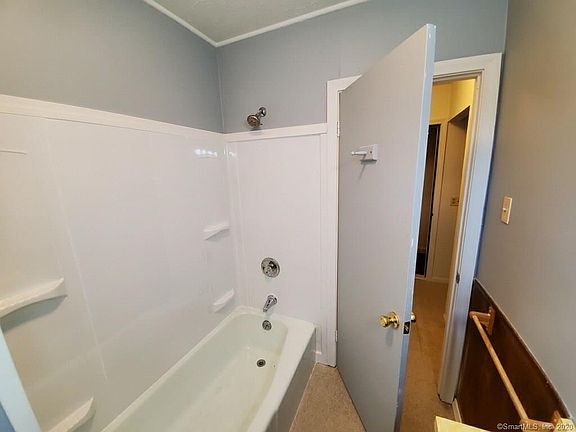 3rd image of 196 Woodland St