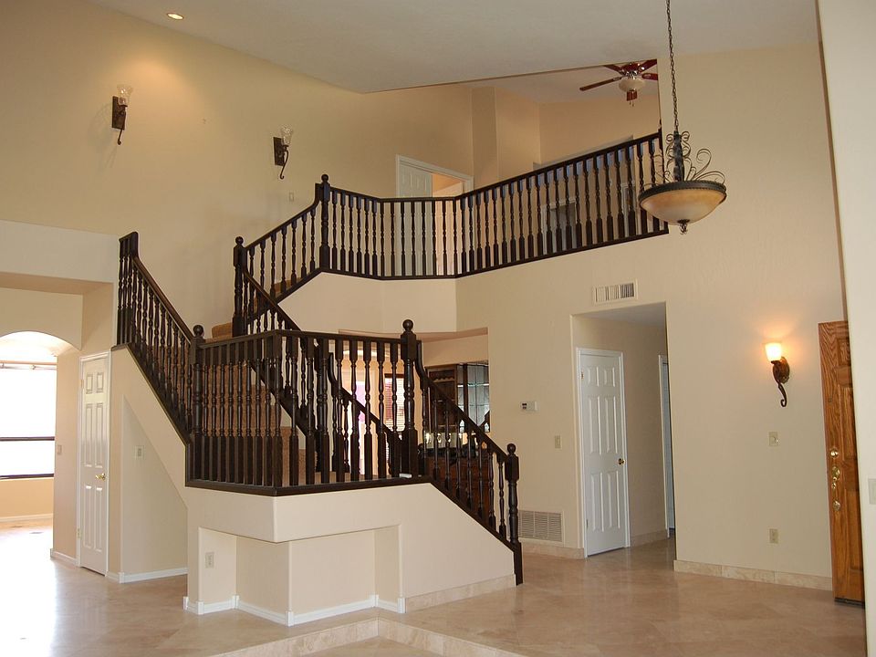 Large entry with grand stair case