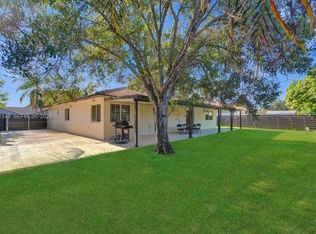 581 SW 169th Way, Weston, FL 33326