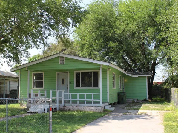651 Trevino St, Alice, TX 78332
