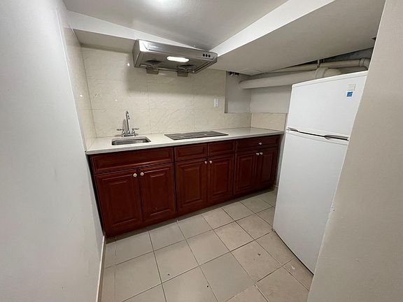 4th image of 16414 Goethals Ave Floor 1