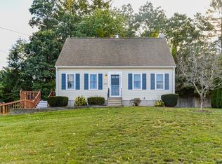 200 Cedarwood Rd, Stoughton, MA 02072