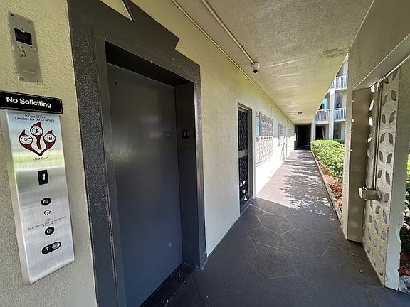3rd image of 1000 49th St N APT 209